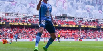Pachuca golea 4-1 a Los Diablos del Toluca en “La Bombonera”