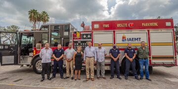 Entrega Alcalde Mario López unidad equipada, al Cuerpo de Bomberos