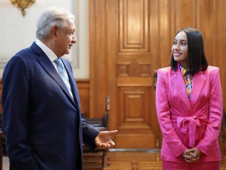 López Obrador se reúne con la astronauta Katya Echazarreta; “orgullo de México”