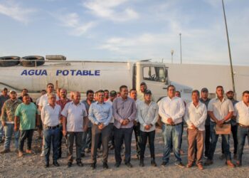 Refuerza gobierno de Victoria flotilla de pipas para abasto de agua.