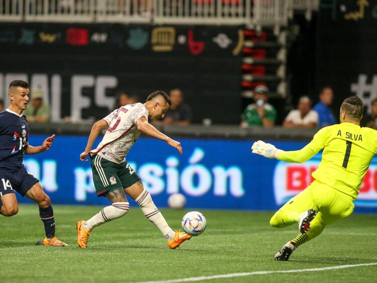 Paraguay  vence 1-0 a México en partido amistoso