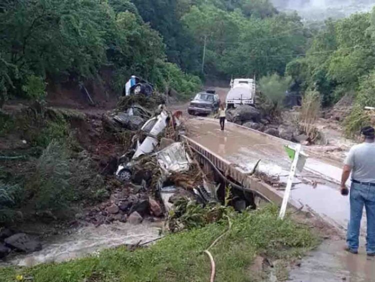 Tormenta causa daños y aísla a comunidad de la Sierra Tarahumara