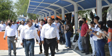 Equipa UAT aulas digitales en campus Nuevo Laredo