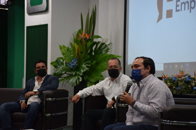 Fortalece UAT relación con sectores productivos