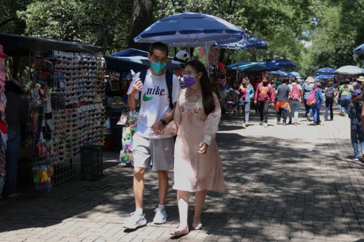  Suman 18,556 nuevos casos de Covid y 122 muertes este día en México