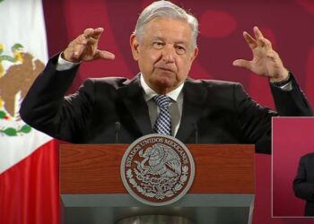 Pedirá AMLO a electricistas poner antenas; internet llegará a todos los pueblos