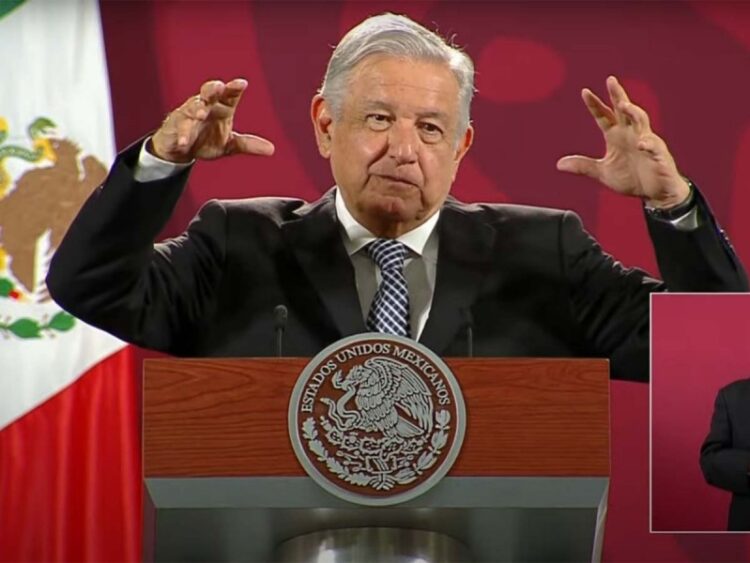 Pedirá AMLO a electricistas poner antenas; internet llegará a todos los pueblos