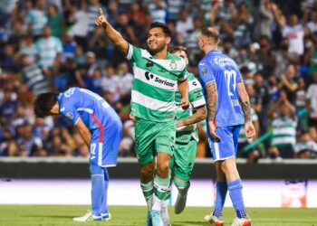 Santos Laguna golea 4-0 al Cruz Azul 