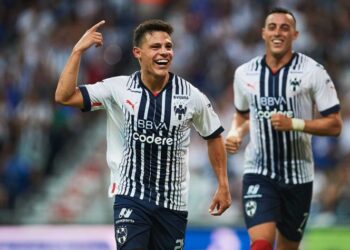 Rayados de Monterrey golea 5-1 al León y vuelve a ser líder