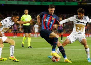 Barcelona arrolla 6-0 a unos Pumas indefensos en el Joan Gamper