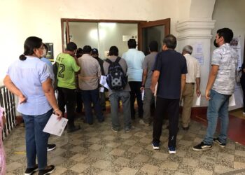 Pagan bono a empleados municipales