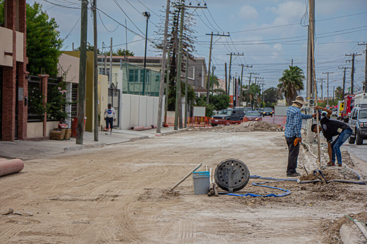 Continúa  rehabilitación de drenaje sanitario en Col.  Carlos Salazar de Matamoros