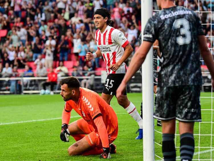 El mexicano Erick Gutiérrez mantiene vivo el sueño del PSV en la Champions
