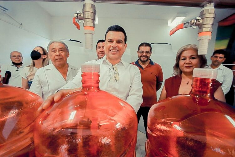 Abre Municipio centro para abasto de agua purificada
