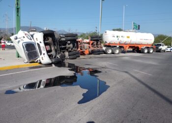 Vuelva pipa cargada con diesel