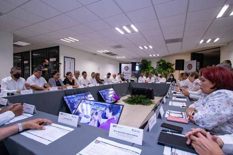 Revisan avances de programas en Veterinaria durante reunión de directores