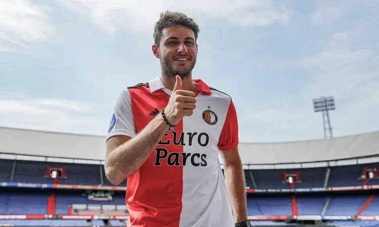 Santiago Giménez recibió la visa de trabajo para poder jugar con Feyenoord