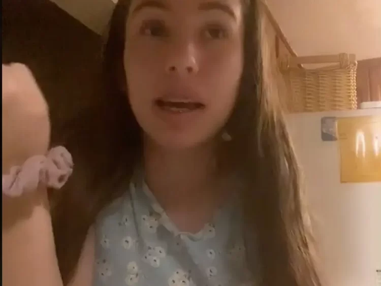 ‘Las mujeres no tenemos apellido, todos vienen de un hombre’: Joven crítica herencia de apellidos