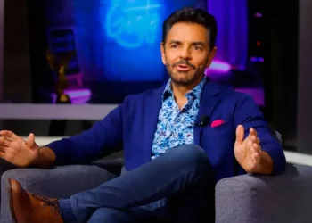 Eugenio Derbez se destrozó el hombro, asegura Javier Ceriani