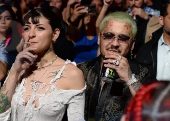 Asisten Christian Nodal y Cazzu en concierto de Reggeaton