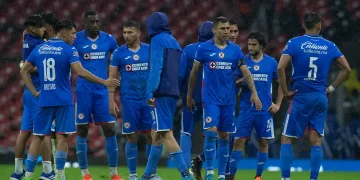 Alineación de Cruz Azul vs Bravos sufrirá cambios por bajas y seleccionados