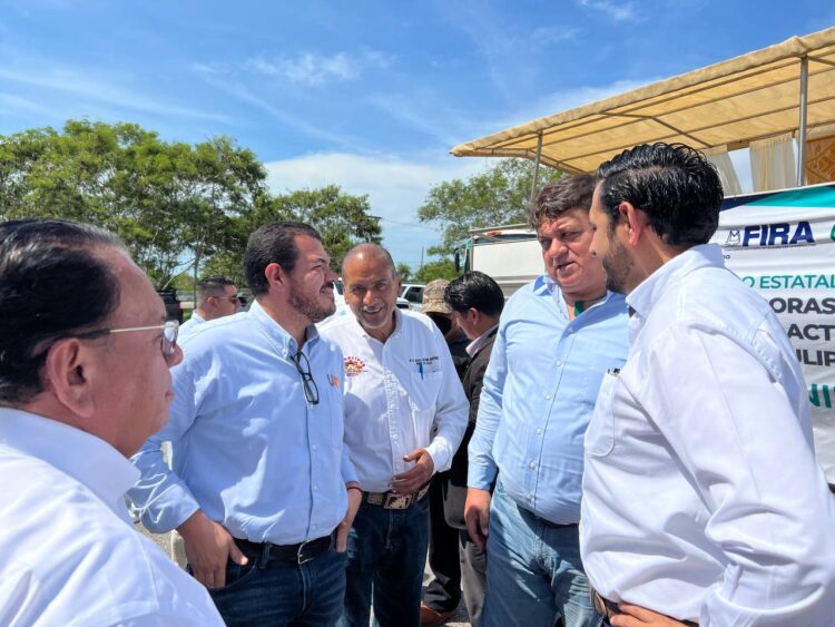 Clausura Rector de la UAT foro estatal de pesca en Soto la Marina