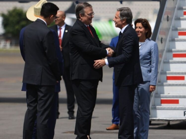Ebrard da la bienvenida a Antony Blinken a México