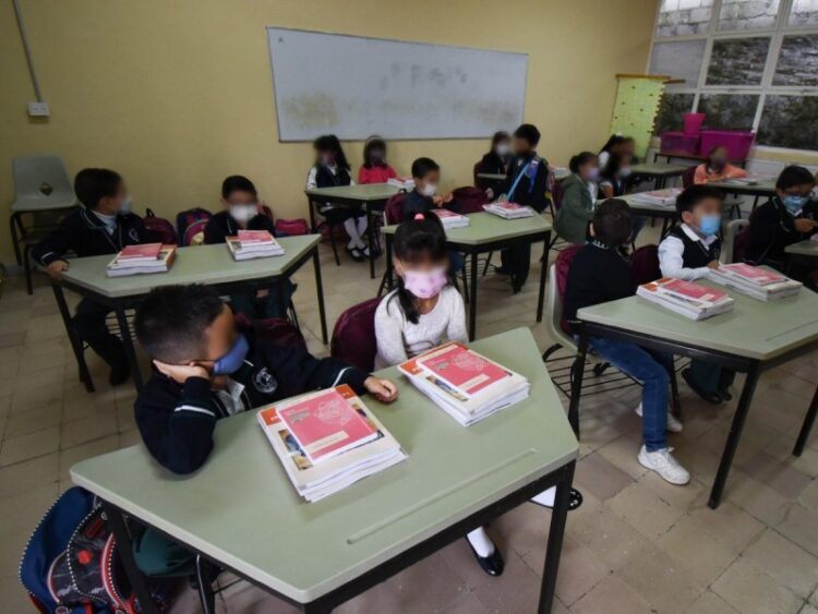 Jueza ordena restaurar el programa ‘Escuelas de Tiempo Completo’