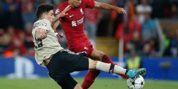Liverpool vence a Ajax sobre la hora; Jorge Sánchez y Edson participaron