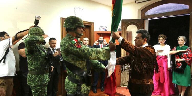 Da alcalde de Victoria Eduardo Gattás “Grito de Independencia” alterno; arenga la autonomía municipal