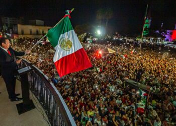 Encabeza Alcalde Mario López  ceremonia del Grito de Independencia en Matamoros