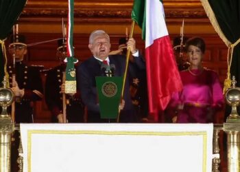 “Muera la corrupción, el clasismo y el racismo”, dice López Obrador desde Palacio Nacional