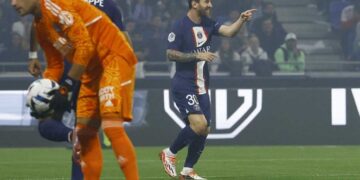 Con gol de Messi el PSG alcanza el liderato en Francia