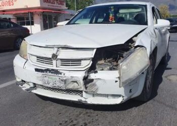 Aparatoso choque en el crucero de calles 21 y Carrera Torres