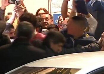 Detienen a hombre que intentó disparar contra Cristina Fernández