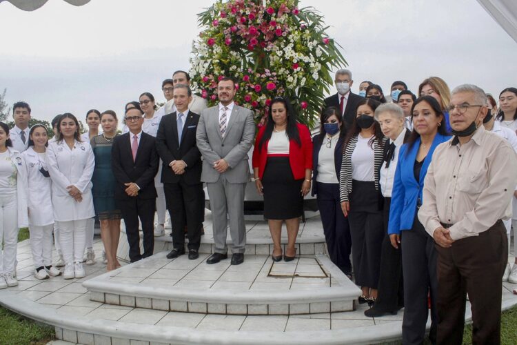 Rinde la UAT homenaje a sus fundadores en Tampico
