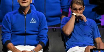 Federer rompe en llanto tras su partido de despedida como profesional