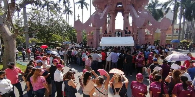 Miles de tamaulipecos firman respaldo político electoral a Américo Villarreal