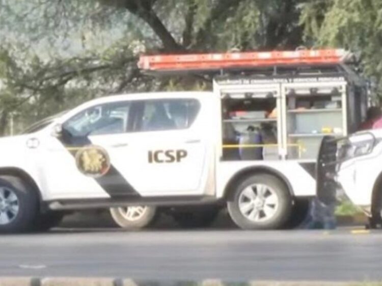 Ola de violencia en Nuevo León, hallan camioneta con cuerpos destazados