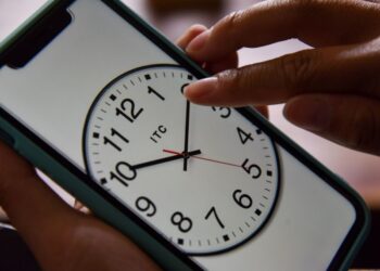 Diputados aprueban en comisiones eliminar el horario de verano; pasa al pleno