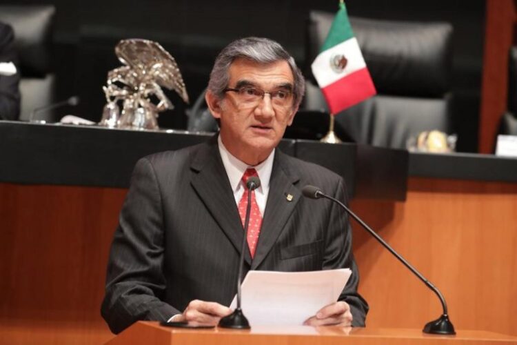 Regresa Américo Villarreal por cuatro días al Senado de la República