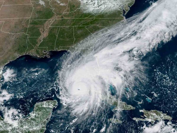 Ian recobra fuerza y se convierte nuevamente en huracán