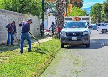 Realizan limpieza de bulevares y avenidas centrales de Victoria