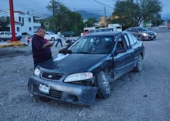 Tres heridos en accidente vehicular