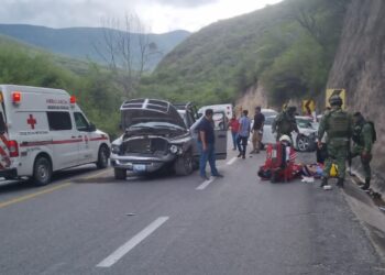Choque en la carretera Rumbo Nuevo deja nueve heridos
