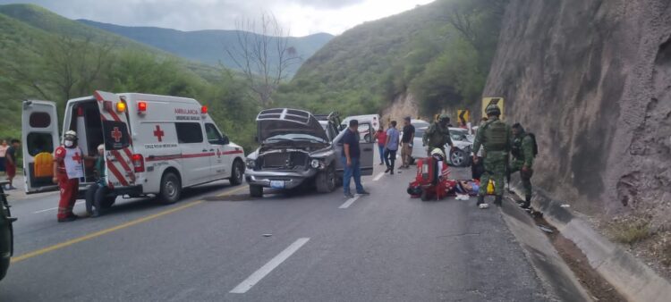 Choque en la carretera Rumbo Nuevo deja nueve heridos