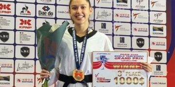 Leslie Soltero se cuelga la medalla de bronce en taekwondo en París