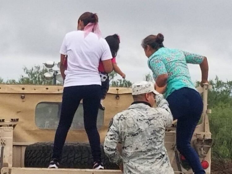 Hacen emotiva misa en memoria de mineros atrapados en mina de Sabinas, Coahuila