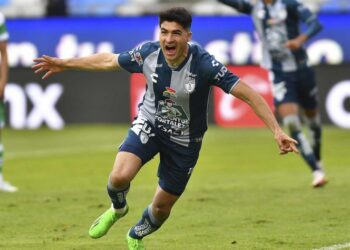 Pachuca gana 2-0 y pone fin a la racha triunfal de Santos