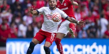 Toluca y Chivas empatan 0-0 con polémica incluida